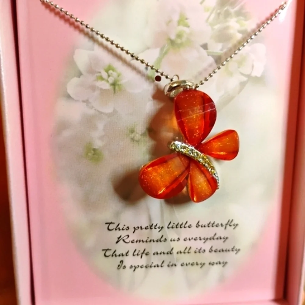 New Crystal Butterfly Necklace Silver‎ Tone